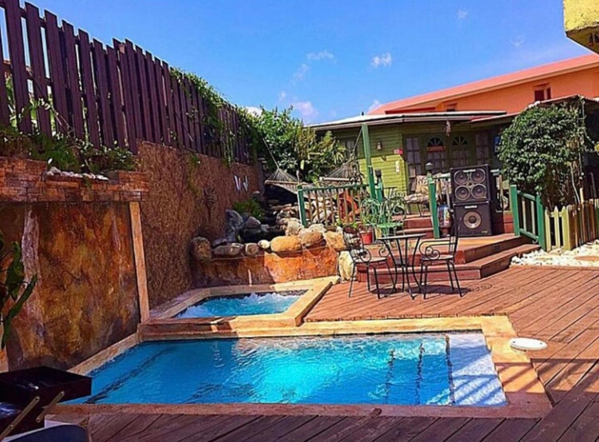 One32 Guest House Kingston Exterior photo